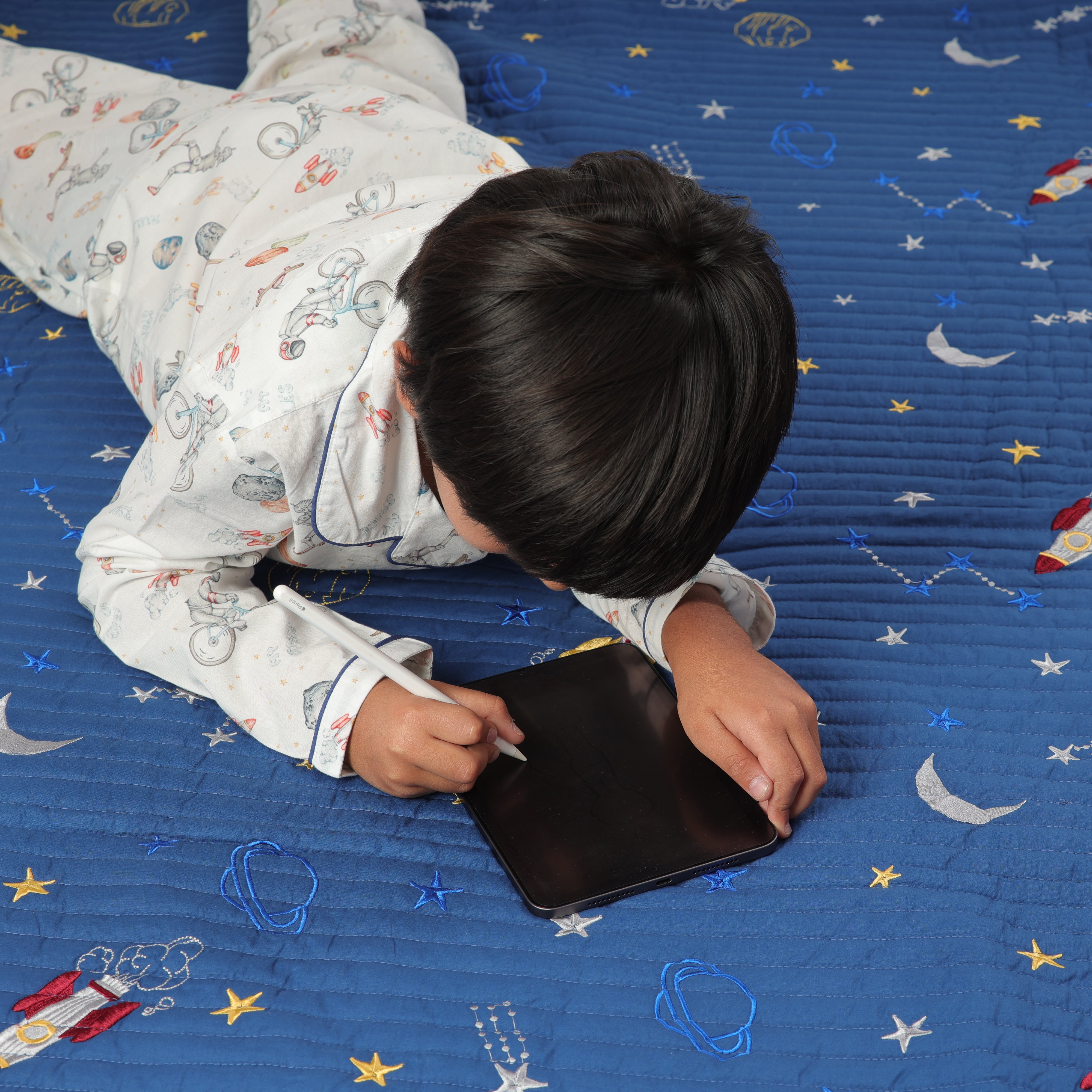 To The Moon And Back Bedspread Set